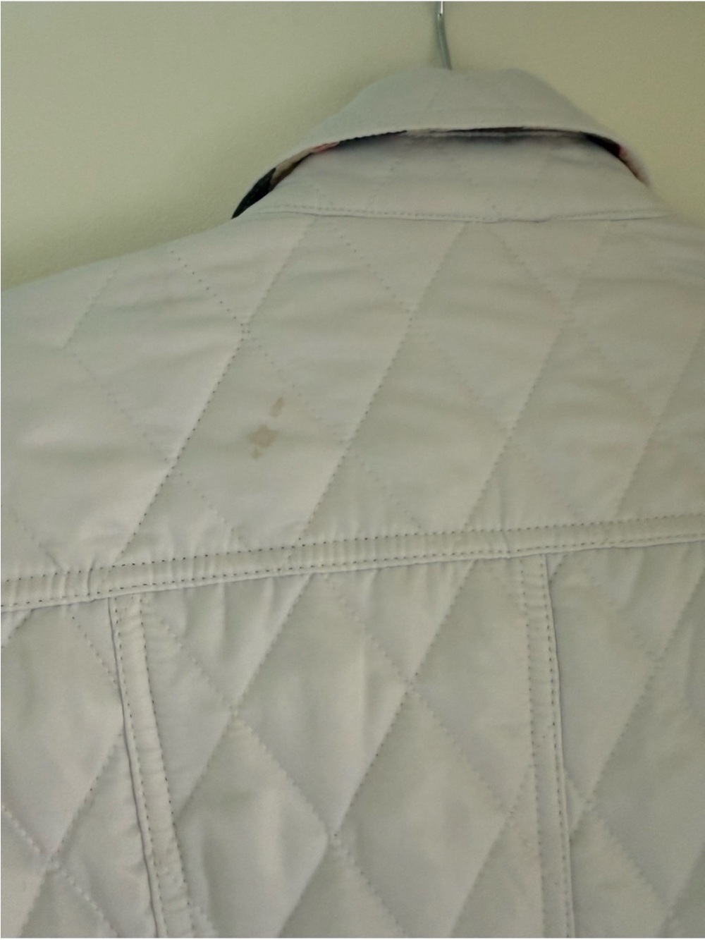 Burberry Brit Quilted Jacket Large. Nice Burberry Fall jacket off white - Picture 2 of 4
